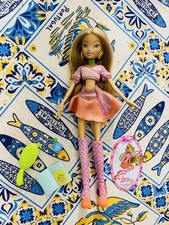 Winx club school Flora bambola