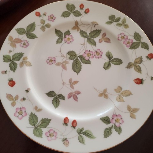 Set piatti design - 4, fragola
