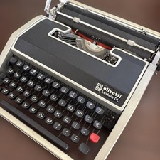 Macchina da scrivere Olivetti