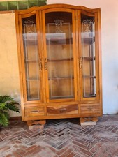 Antica credenza con vetrina in noce massello dei primi anni 30 in ottimo stato