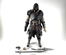 Play Arts Kai Ezio Auditore