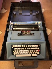 OLIVETTI STUDIO 46 Macchina da scrivere con valigetta - Tastiera spagnola ??