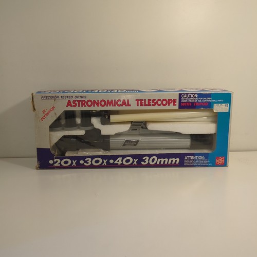 Telescopio astronomico con - telescopio,