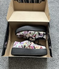 Scarpe donna T.U.K nuove senza etichette, taglia 3, stampa Candy Hearts, Creeper, Oxford, retrò, emo