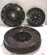 KIT FRIZIONE E VOLANO PER MERCEDES Classe C Berlina W203 A0002523311 diesel 220