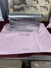 Tracolla nuova con - , etichette