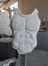 Scultura di Lorica romana in