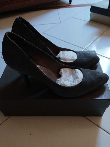 Vendo scarpe con - ***vendo,