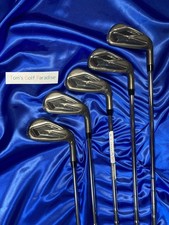 Cobra DARKSPEED Set di ferri