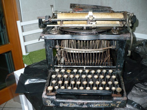 Antica macchina scrivere - antica,