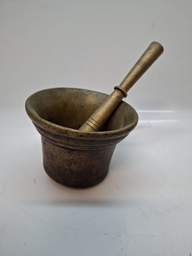 Antico mortaio puro ottone - in,
