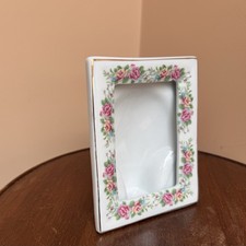 Graziosa cornice ceramica