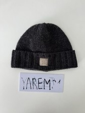 cappello isola di pietra