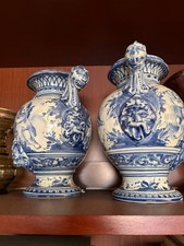 coppia di vasi in maiolica