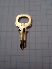 Louis Vuitton chiave oro