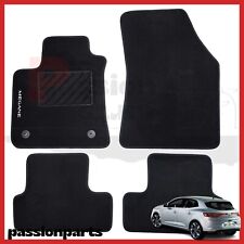 TAPPETI RENAULT MEGANE DAL 2016 CON RICAMO E 2 FIX SET 4 TAPPETINI IN MOQUETTE
