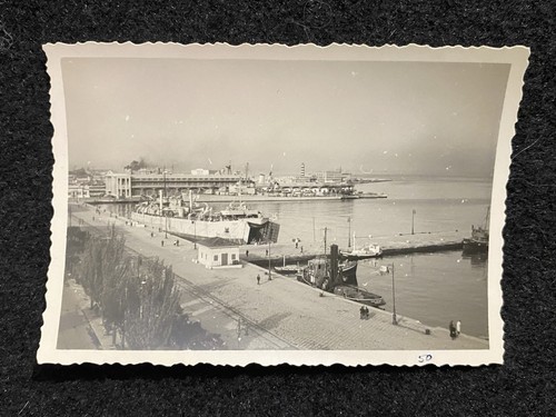 Foto istantanea antica hms lst - antica,