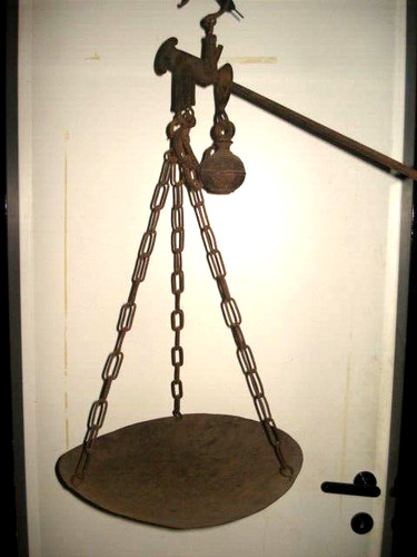 Vecchia bilancia stadera - a,