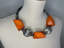 girocollo donna resina arancione, acciaio su tubolare cristalli e tulle 
