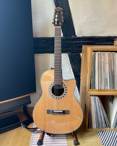 Chitarra classica acustica