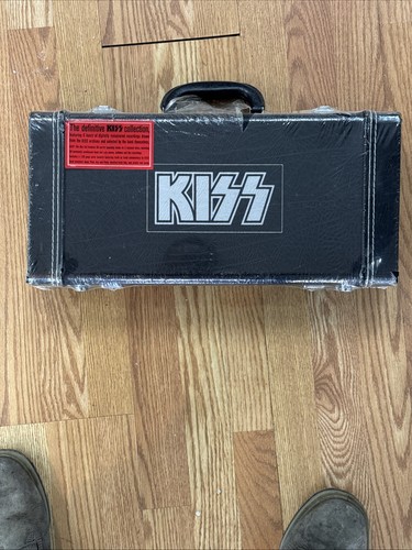 Kiss box set - guitar, case