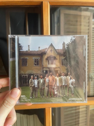 Noi loro gli - altri, sigillato
