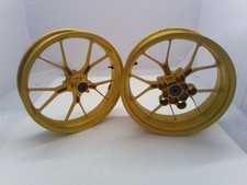 Aprilia RSV 4 factory tuono