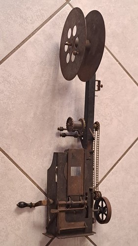 Proiettore manovella vintage - a,