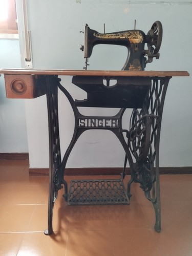 Macchina cucire - macchina,