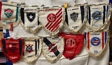 stock gagliardetti squadre calcio brasiliane, francesi, inglesi originali