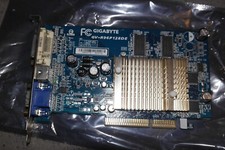 Gigabyte GV-R96P128DE ATI Radeon 9600 128 MB AGP VGA S-video DVI scheda grafica
