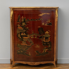 Armadio curvato stile Luigi XV