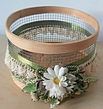 Cestino cesto legno rete metallo decorato a mano fiori margherite stile country