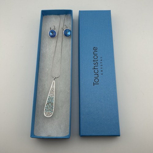 Set orecchini pendenti - , e
