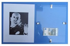 Benito Mussolini con violino