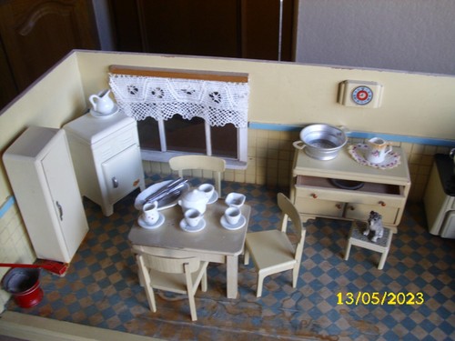 Cucina con numerosi - , accessori