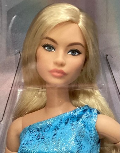 Barbie signature looks bambola - signature,