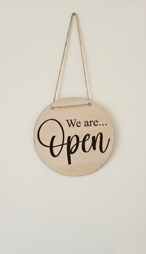 Open closed shop - closed, wooden