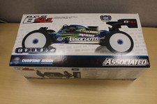 RC8 B4.1 Scala 1/8 4WD Nitro