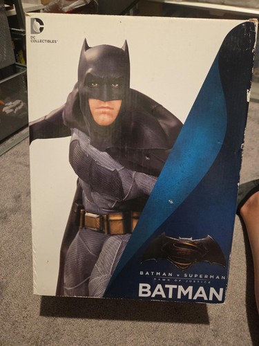 Collectibles batman v - collectibles,