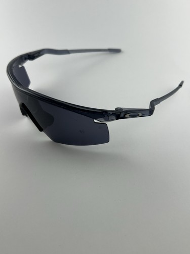 Oakley frame mumbo crystal - oakley,
