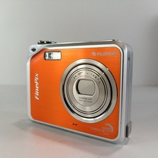 Fotocamera digitale Fujifilm FinePix V10. Fotocamera Fujifilm 5,1 megapixel arancione senza caricatore