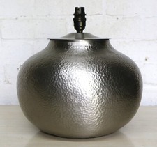 Lampada da tavolo A ampia e