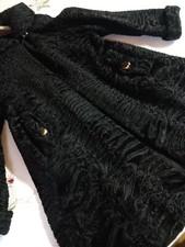 Vera pelliccia Astrakan, nera