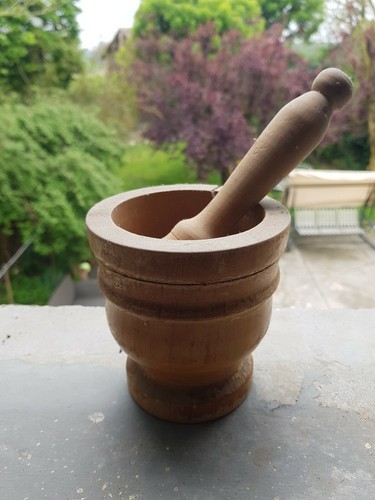 Vecchio mortaio legno - vecchio,