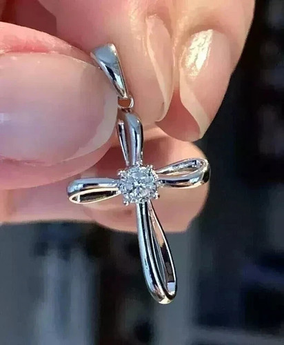 Collana con ciondolo croce