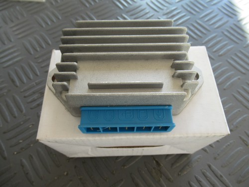 Regolatore tensione - regolatore,