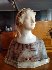 Mezzo busto di donna in