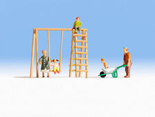 NOCH 15589 Scala HO Bambini al parco con i nonni (con accessori)