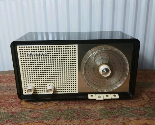 Philips bakelite radio - bakelite,